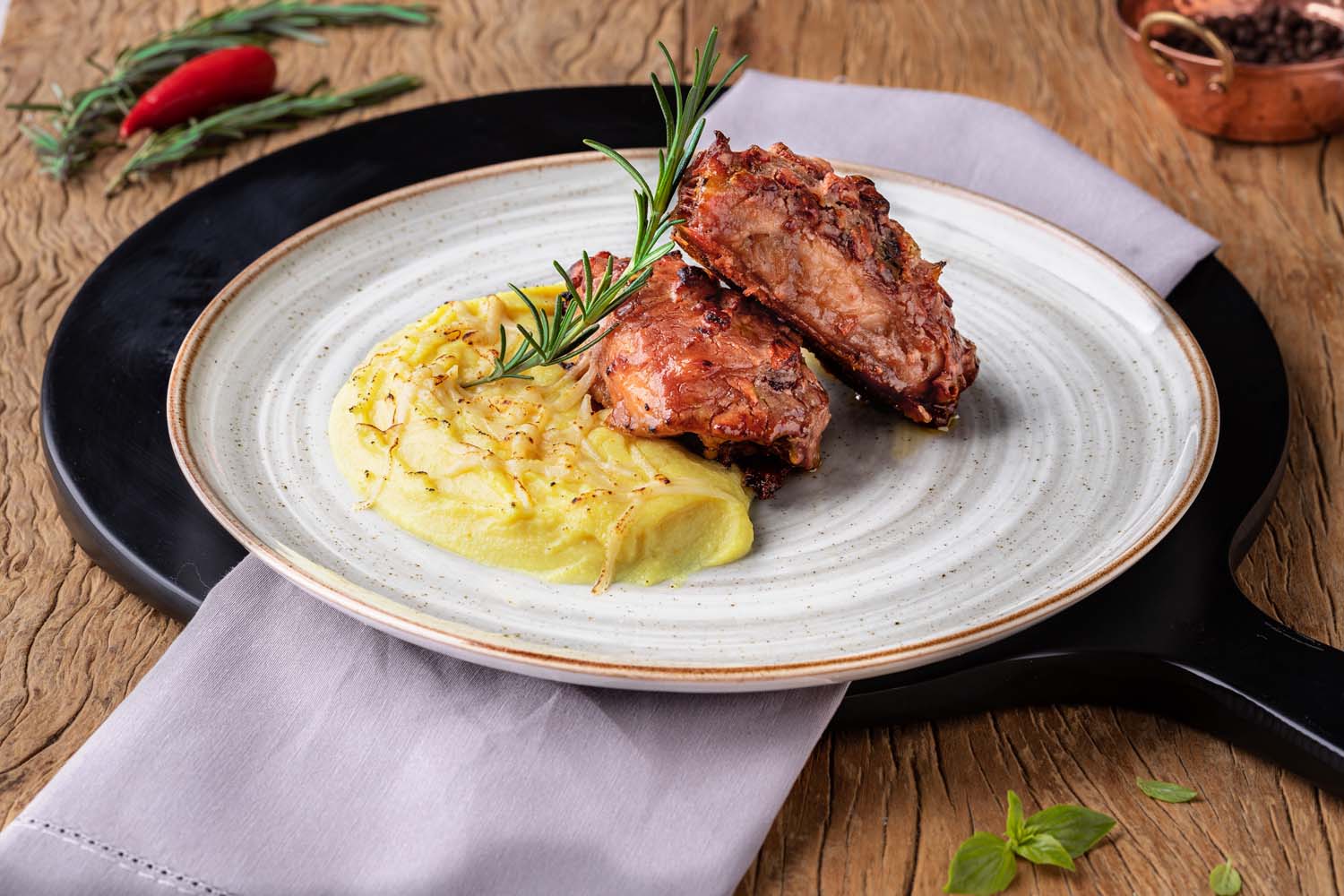 FRANGO NA CERVEJA COM PURÊ DE MANDIOQUINHA